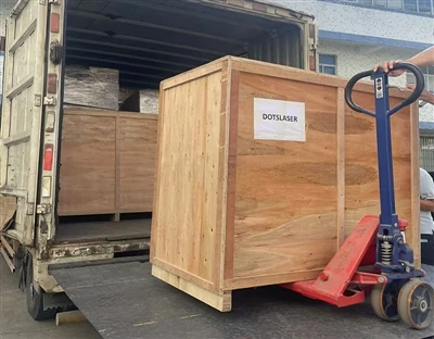 大型レーザー溶接機完備